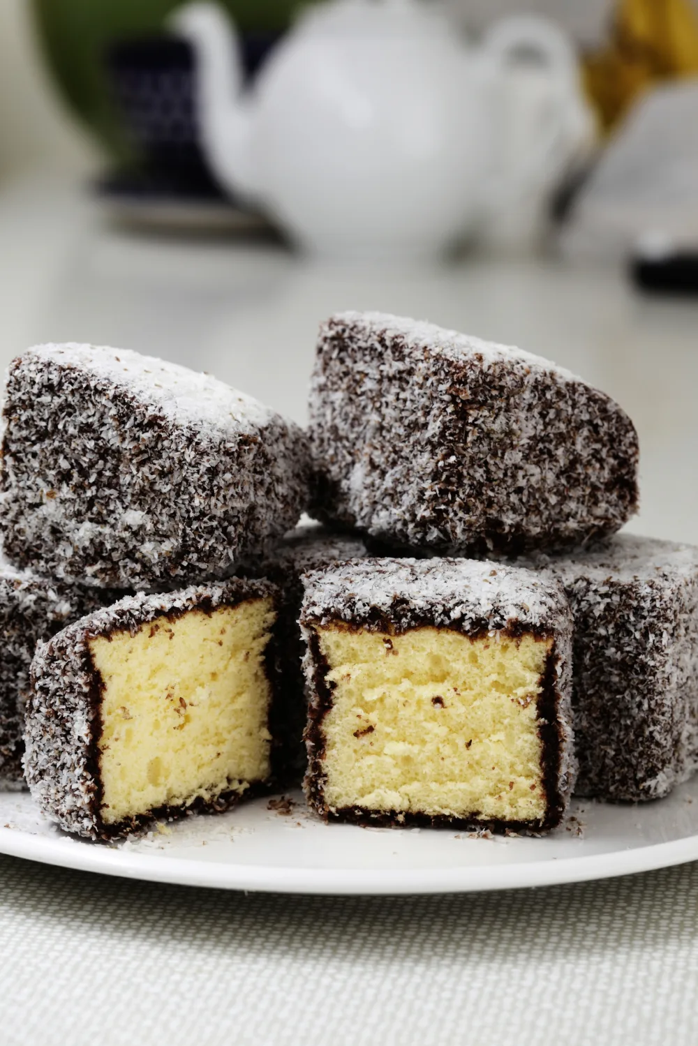 Lamingtons - Bin Inn